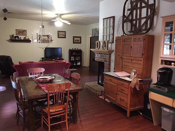 3rd image of 504 Firelane Rd