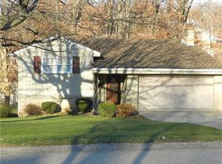352 Clair Dr, Pittsburgh, PA 15241