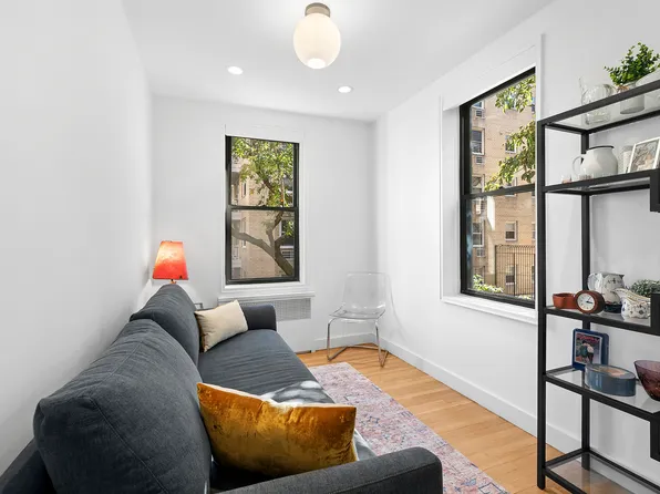 30 East 9th Street image 6 of 10