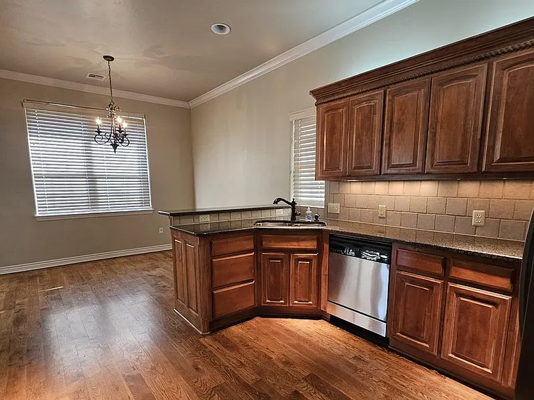 120 Napoli Ct — Photo 9