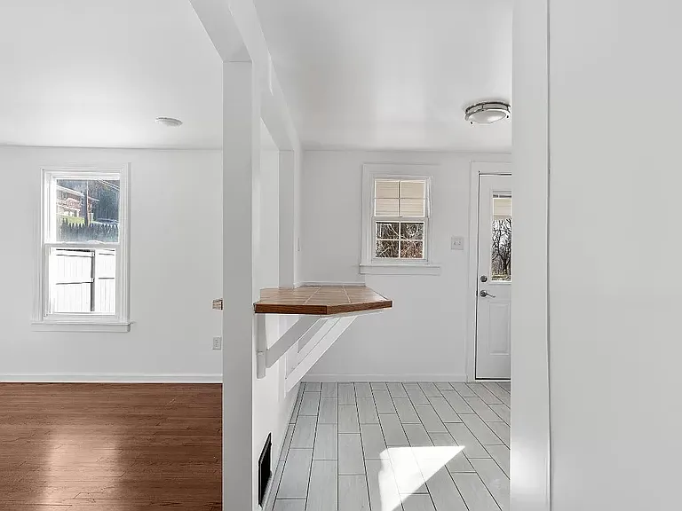 56 Powers Rd — Photo 8