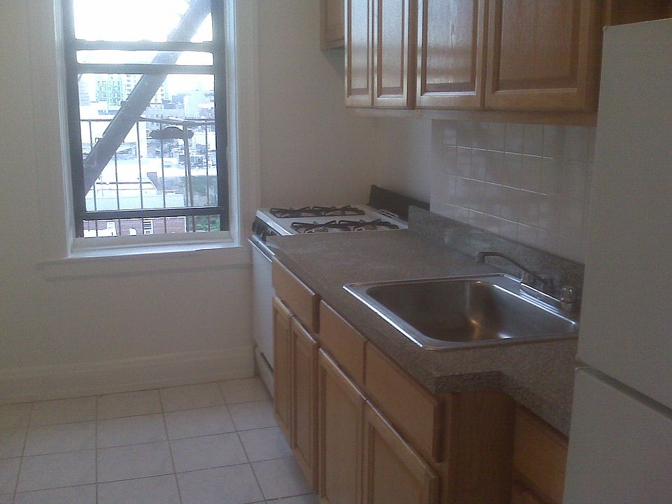 1st image of 3230 41st St