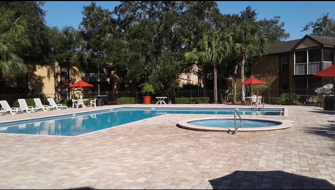 2 bed, 910 sqft, $1,600 — Photo 2