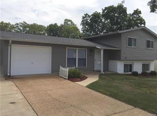 518 Spring Meadows Dr, Ballwin, MO 63011