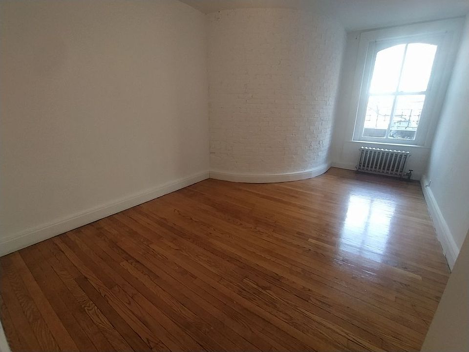 2nd image of 24 Joralemon St #123