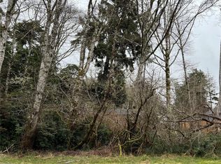 308 Lakeview Loop NE, Ocean Shores, WA 98569