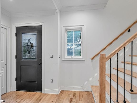 4th image of 36 Albert Ave