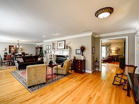 4th image of 550 Willow Knoll Dr SE
