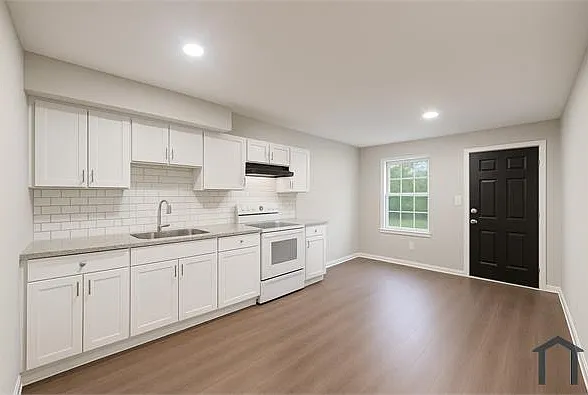 3 bed, 925 sqft, $1,400 — Photo 2