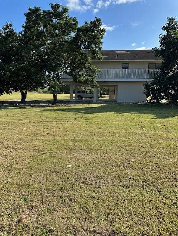 2 bed, 2.0 bath, 3650 sqft, $5,725 — Photo 2