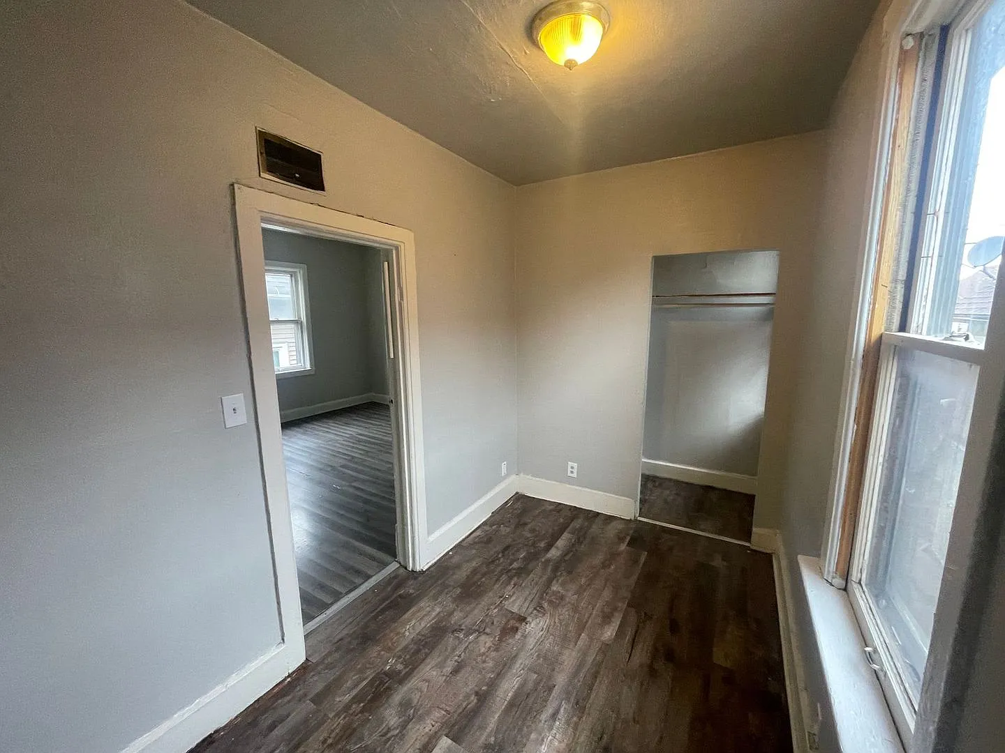 2421 S 5th Pl. - 4 Unit — Photo 3