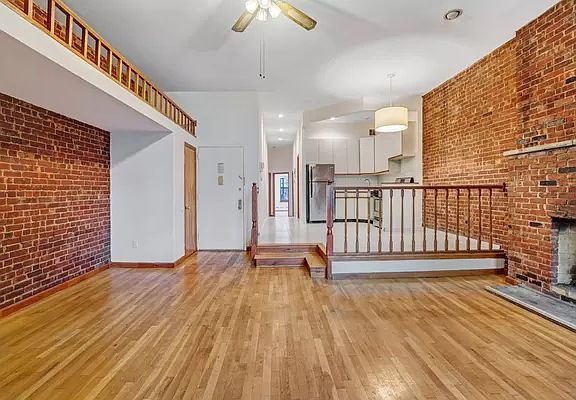 3rd image of 63 W 70th St