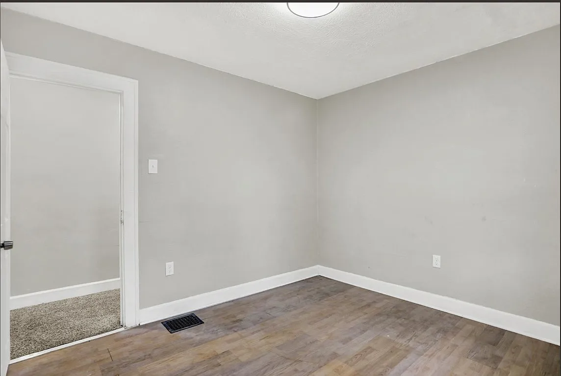 3 bed, $1,500 — Photo 2