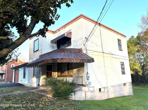 53 Rock Glen Rd, Sugarloaf, PA 18249
