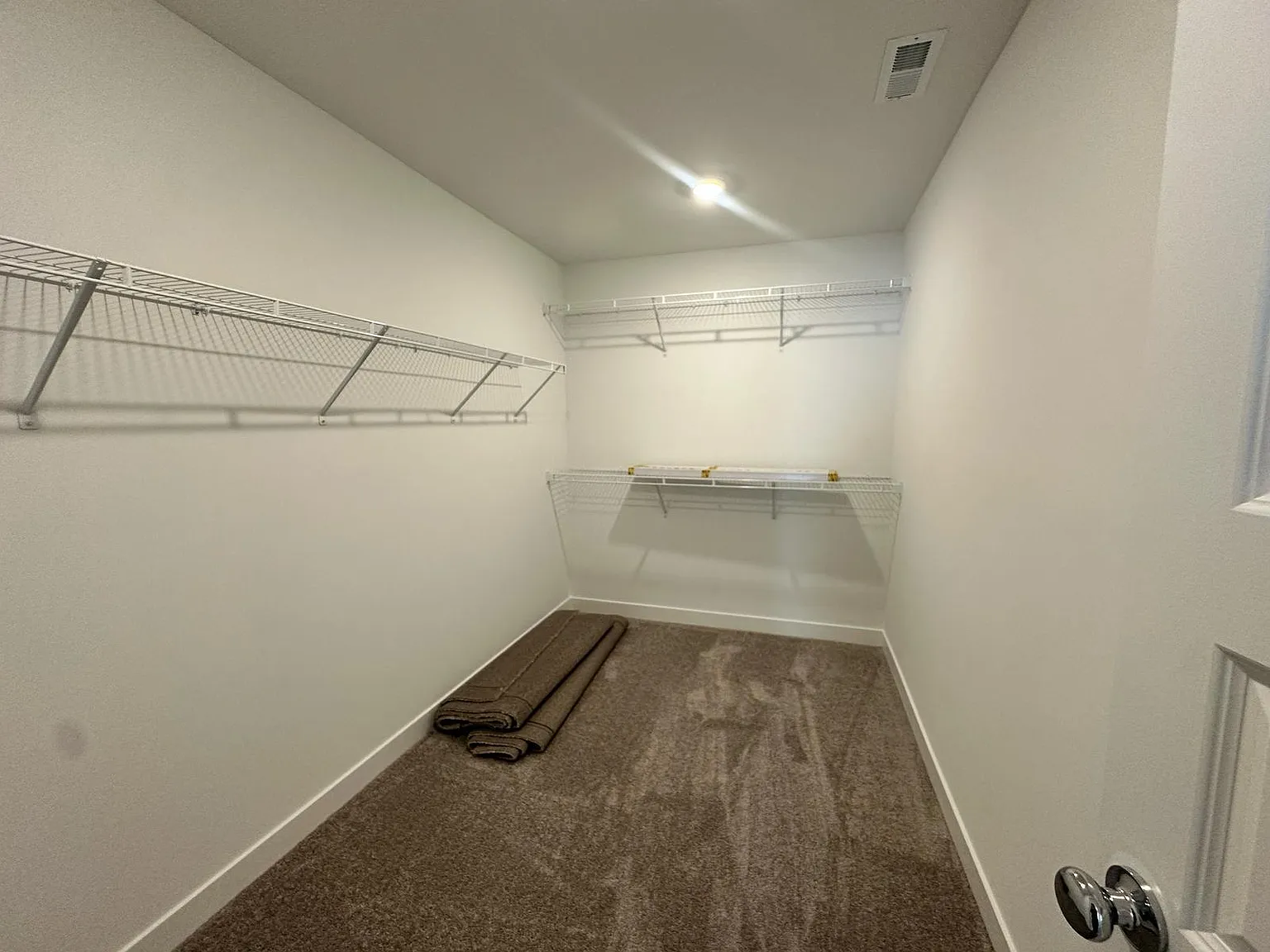 5 bed, 2547 sqft, $2,745 — Photo 4