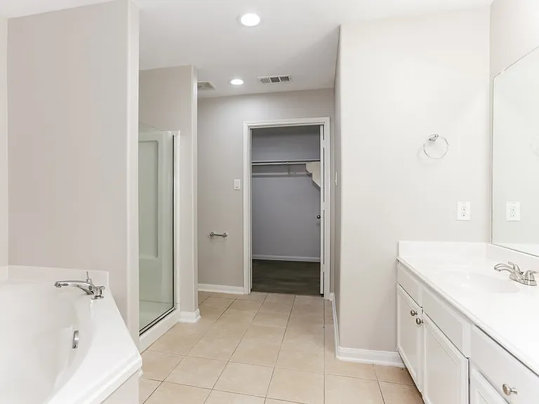 10041 Silent Hollow Dr — Photo 11