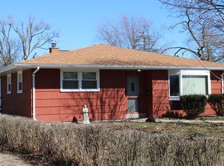 343 Catalpa Ave, Roselle, IL 60172