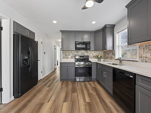 5th image of 10643 S 83rd Ave