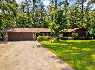 512 Brentwood Dr, Wisconsin Rapids, WI 54494