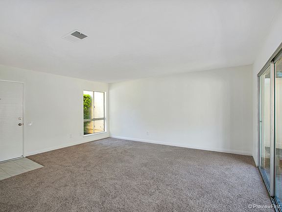 3rd image of 224 Crestview Gln