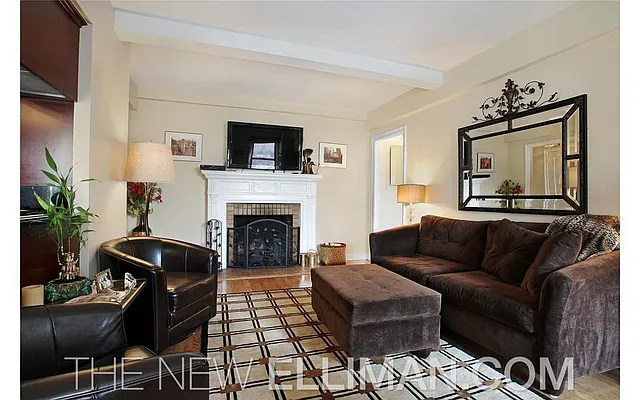 Sold by Helen Downey, LREB | media 7