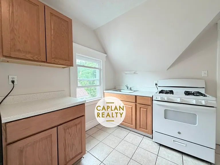 396 Ellsworth Ave #C — Photo 6