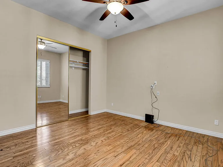 9101 Crystal Lake Ct — Photo 48