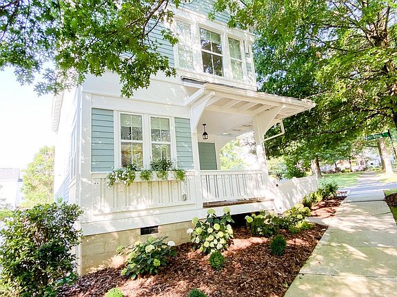 Street view with wonderful shade