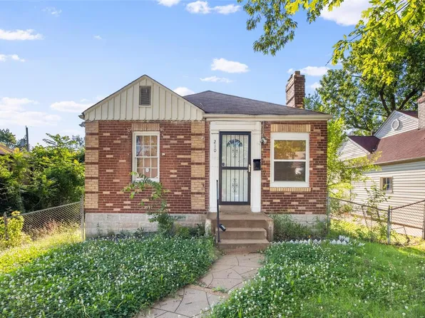 210 Newell Dr, Saint Louis, MO 63135