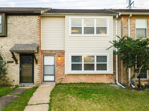 8300 Oakhaven Rd, La Porte, TX 77571