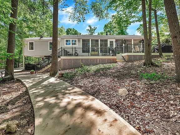 3rd image of 400 Paradise Cir