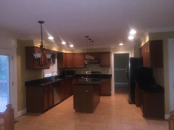 Kitchen and Dinning area