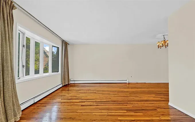 Building Photo - 175-32 Devonshire Rd #1