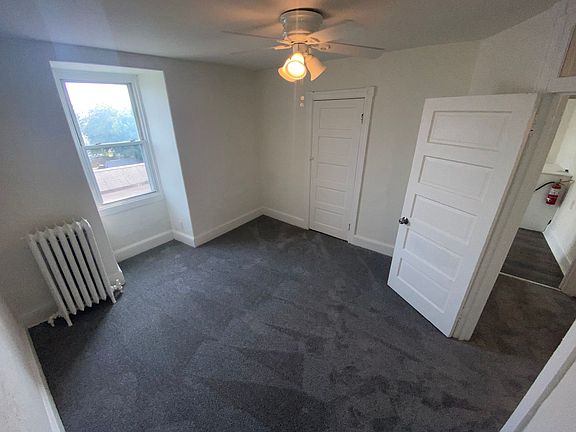 4th image of 127 Saude Ave #4