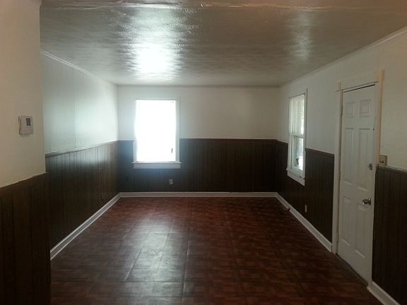 2nd image of 3214 University St