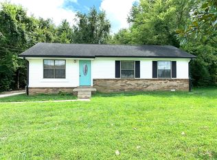 208 State Line Rd, Clarksville, TN 37042