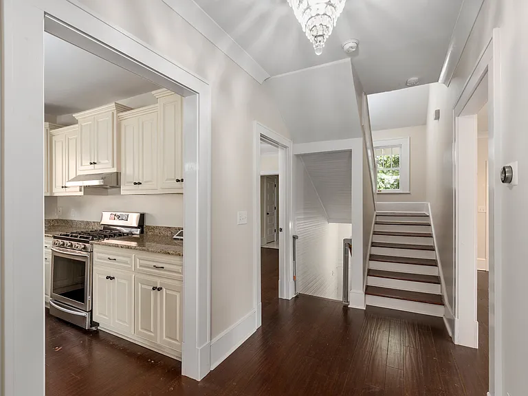 421 Heathcliff St — Photo 20