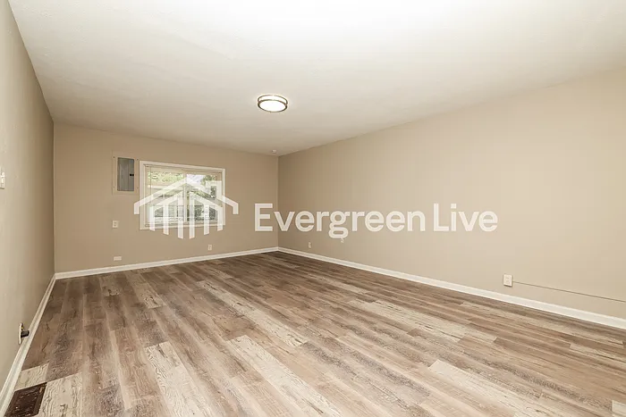 108 Candy Ln — Photo 3