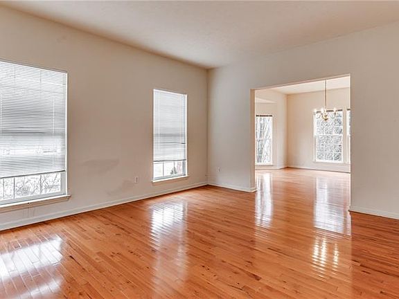 3rd image of 8103 Palomino Dr