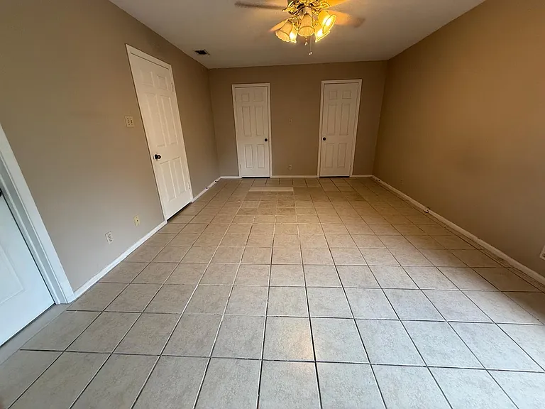 820 E Hillside Rd — Photo 9