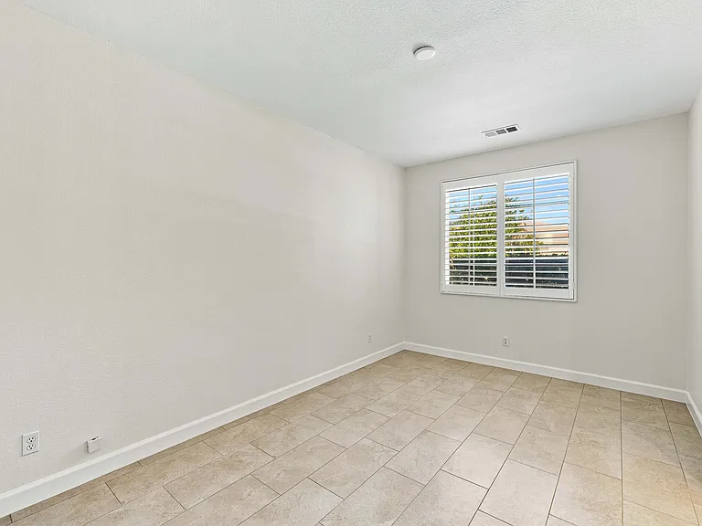 43758 Elena St — Photo 9
