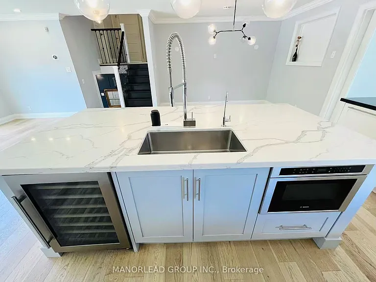 10 Greenyards Dr — Photo 11
