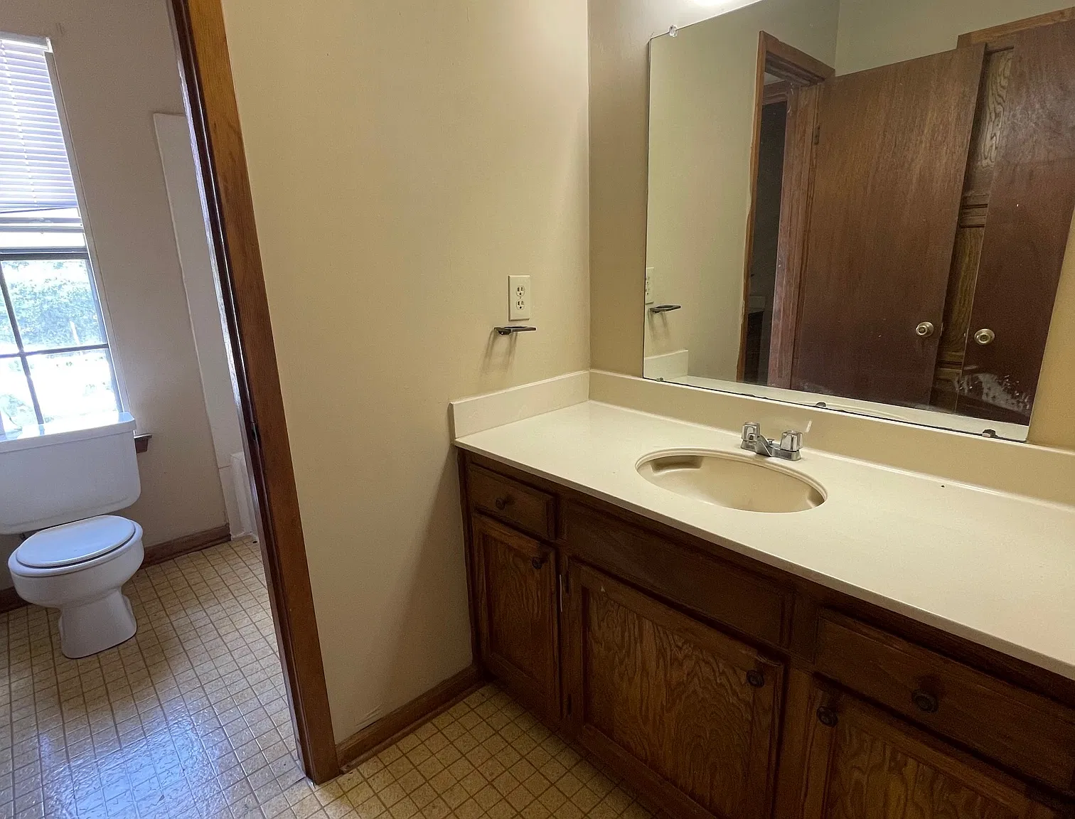 2 bed, 1.5 bath, 1100 sqft, $1,000 — Photo 4