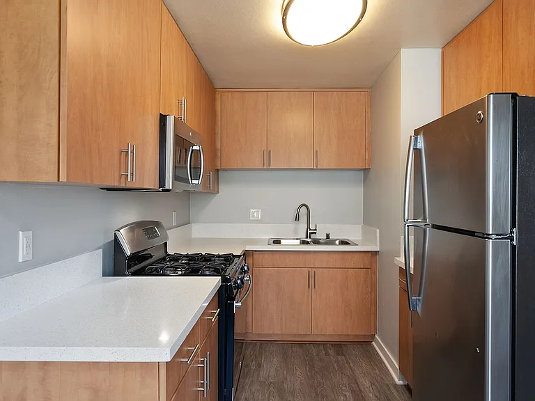 The Circle Apartments at Long Beach — Photo 112