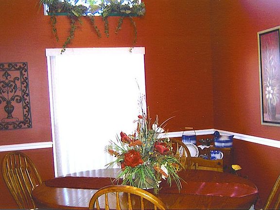 beautiful dining room w/arched doorways