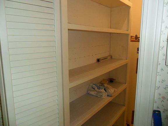 3rd image of 307 Hillcrest St