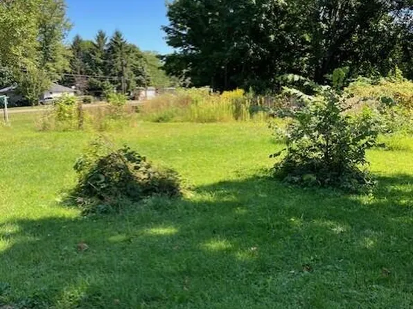 700 11th St, Three Rivers, MI 49093