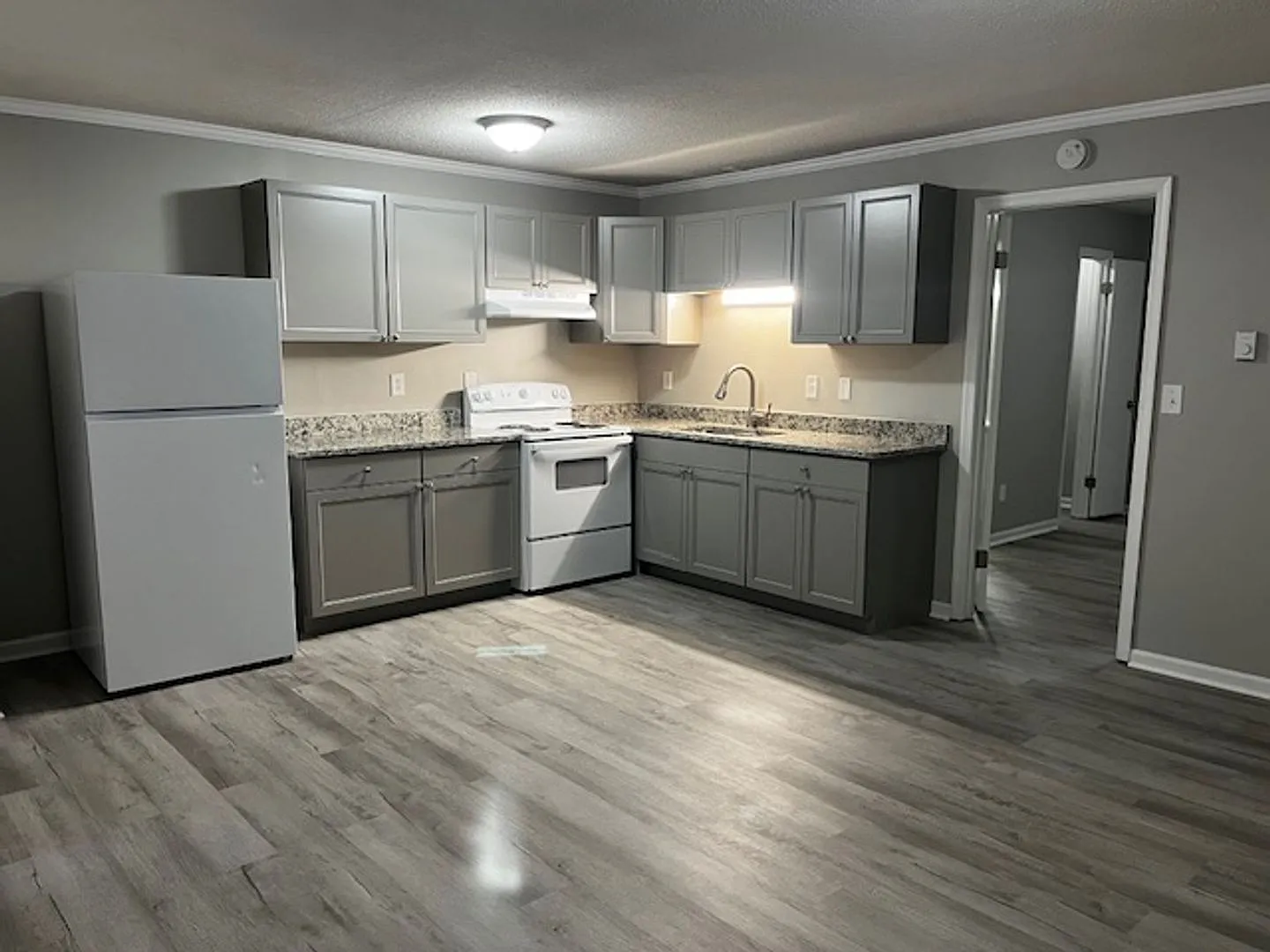 1967 Lakeview Road Unit G — Photo 1