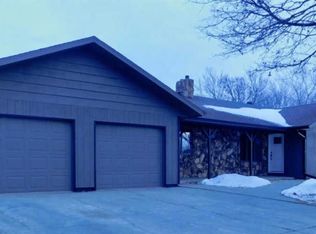 608 2nd St SE, Sioux Center, IA 51250