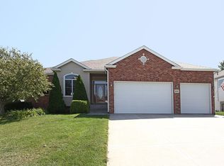 6124 S 94th St, Lincoln, NE 68526